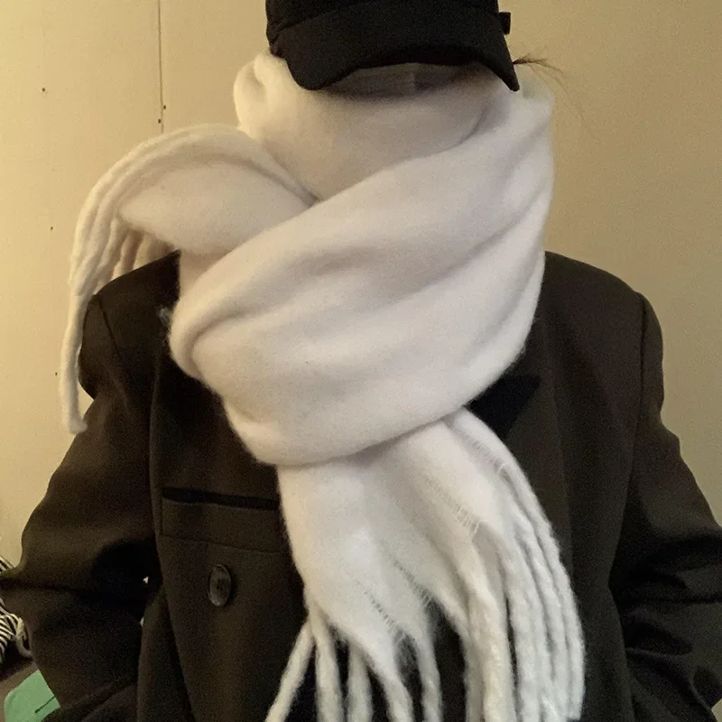 Thickened Solid Color Scarf Women's Winter New 2023 Korean Style Ins Winter Student Versatile Shawl Neck White
Thickened Solid Color Scarf Women's Winter New 2023 Korean Style Ins Winter Student Versatile Shawl Neck White