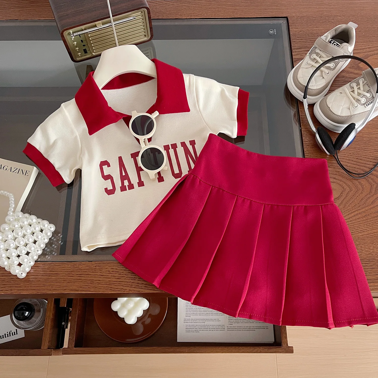 2024 Summer New Korean Girl's Short sleeved t-shirt and Skirt Baby Fresh Two Piece Set
2024 Summer New Korean Girl's Short sleeved t-shirt and Skirt Baby Fresh Two Piece Set