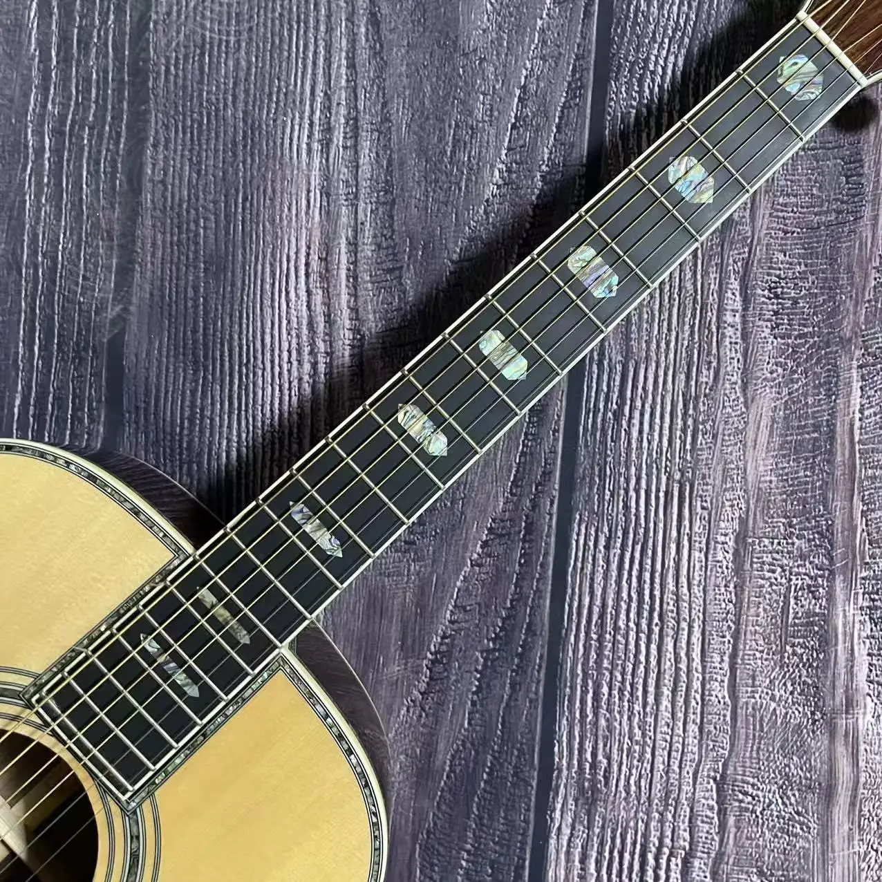 40 inch/om45 series solid wood color full shell/solid wood spruce top/rosewood fingerboard/6-string solid wood acoustic guitar
40 inch/om45 series solid wood color full shell/solid wood spruce top/rosewood fingerboard/6-string solid wood acoustic guitar