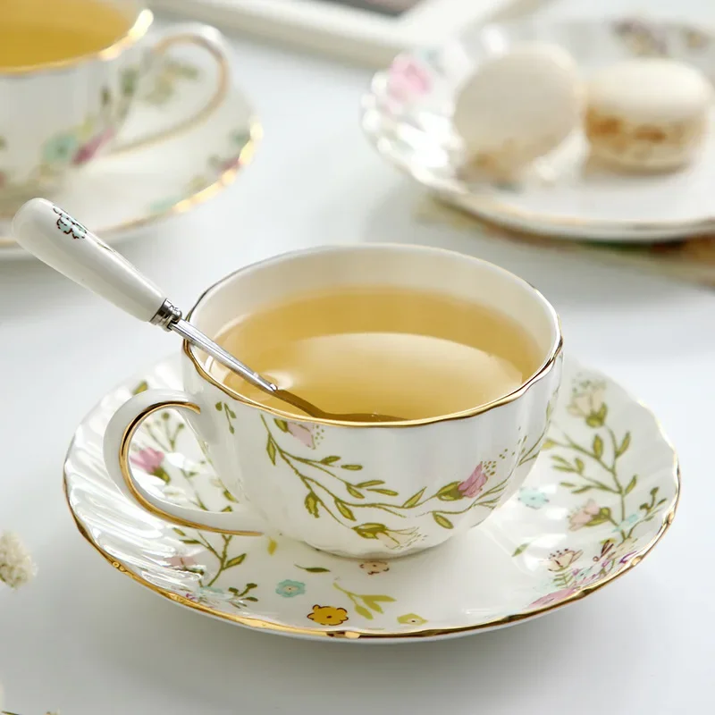 180ml Nordic style ceramic British black tea floral cup and plate creative afternoon tea coffee cup
180ml Nordic style ceramic British black tea floral cup and plate creative afternoon tea coffee cup