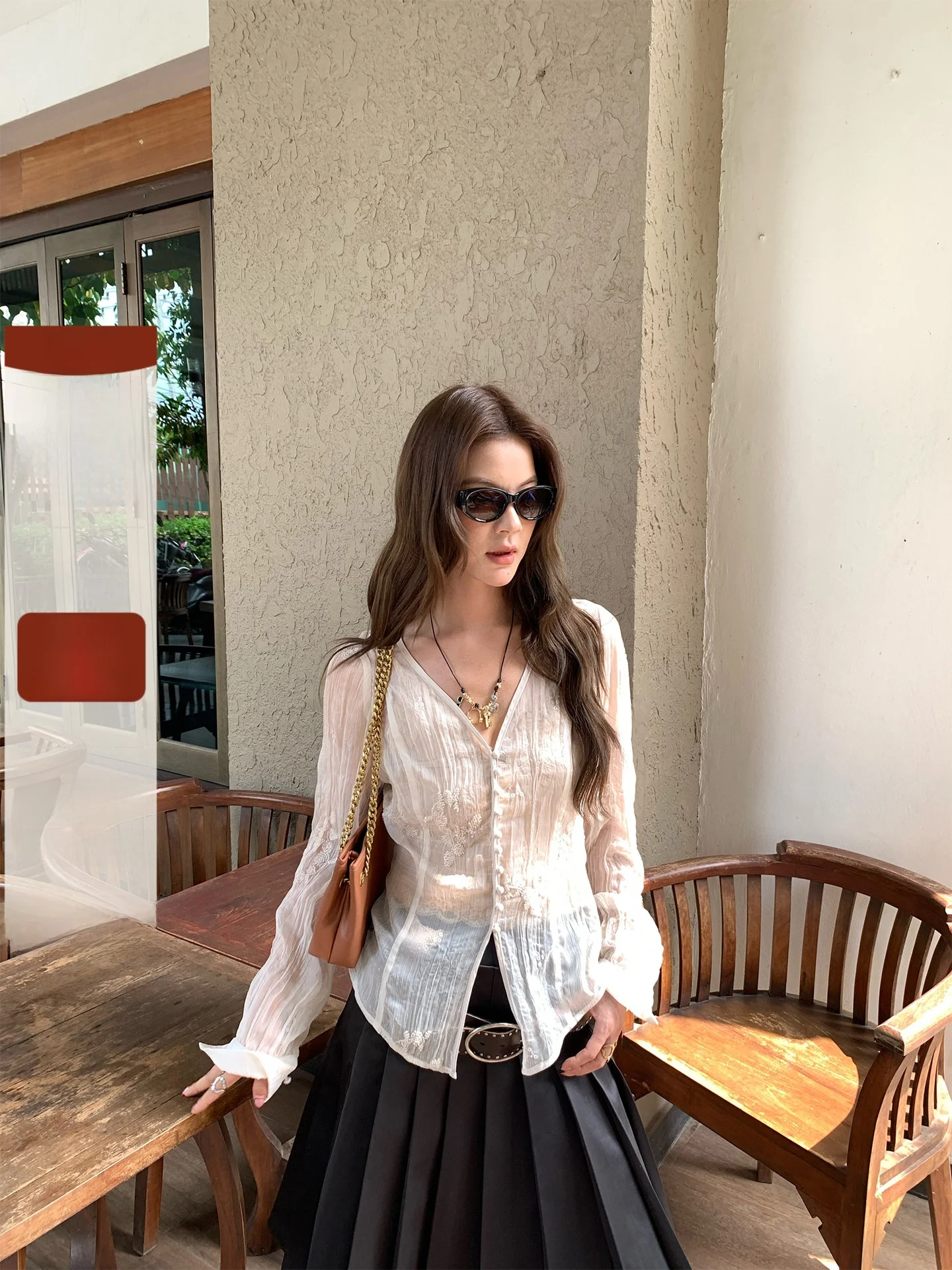 Romantic Style Long Sleeve Lace Embroidery Slim Fit V-Neck Shirt Women's Summer Waist-Cinching Slimming White Top
Romantic Style Long Sleeve Lace Embroidery Slim Fit V-Neck Shirt Women's Summer Waist-Cinching Slimming White Top
