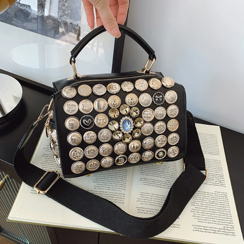 Metal Button Square Bags for Women 2025 New Vintage Leather Handbag Luxury High Quality Diamonds Crossbody Shoulder Bag Ladies
Metal Button Square Bags for Women 2025 New Vintage Leather Handbag Luxury High Quality Diamonds Crossbody Shoulder Bag Ladies