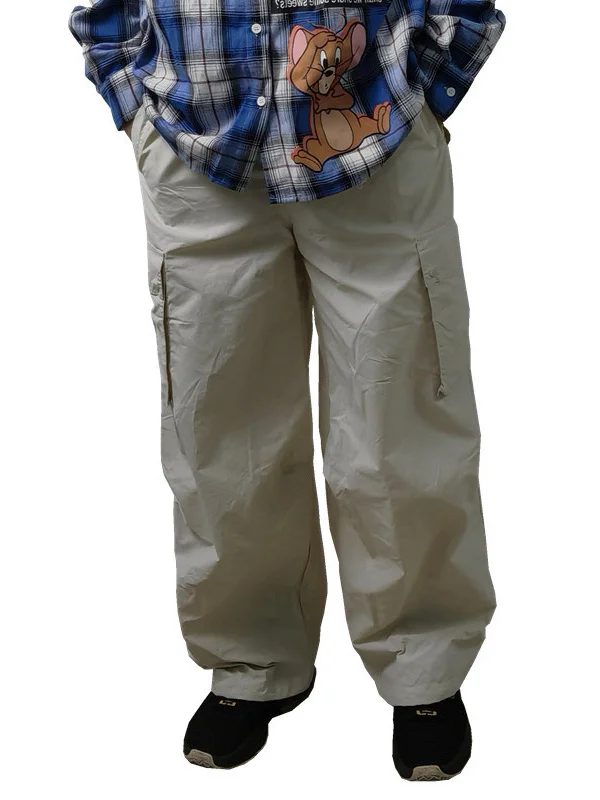 Нейтральные японские рабочие брюки свободного кроя с прямыми штанинами, однотонные, с эластичным поясом, в стиле парашютных брюк, летние повседневные брюки
Нейтральные японские рабочие брюки свободного кроя с прямыми штанинами, однотонные, с эластичным поясом, в стиле парашютных брюк, летние повседневные брюки