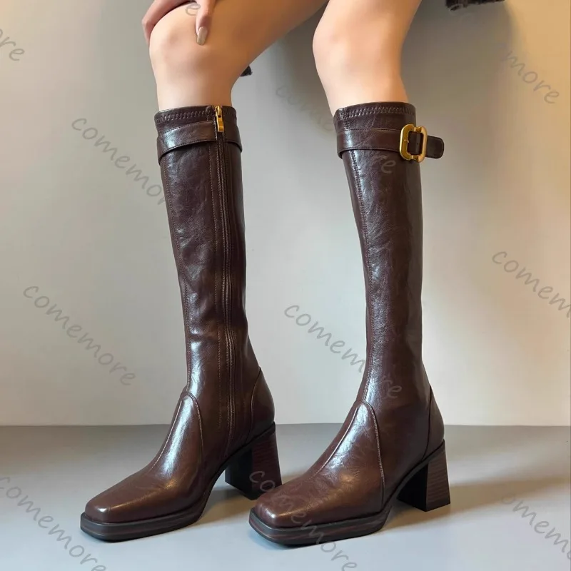 Comemore/женские кожаные сапоги до колена с квадратным носком на массивном каблуке, женская осенняя обувь с пряжкой на ремне, модные длинные боты для женщин
Comemore/женские кожаные сапоги до колена с квадратным носком на массивном каблуке, женская осенняя обувь с пряжкой на ремне, модные длинные боты для женщин