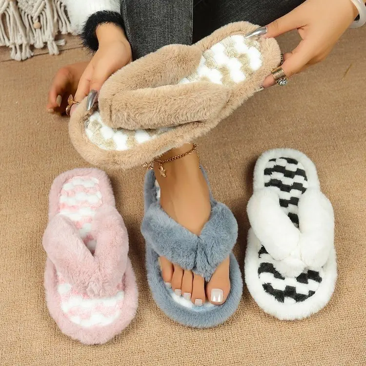Autumn Winter New Women's Plush Shoes Fashionable Plaid Couple Style Indoor Comfortable and Warm Herringbone Cotton Slippers
Autumn Winter New Women's Plush Shoes Fashionable Plaid Couple Style Indoor Comfortable and Warm Herringbone Cotton Slippers