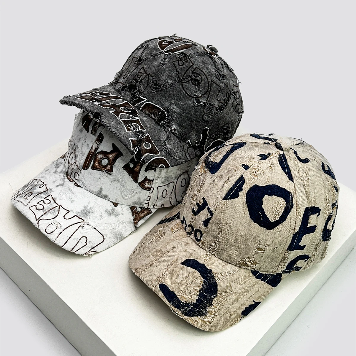 New Unisex American Vintage Letter Personal Baseball Hats Breathable Broken Style Sunshade Peaked Caps Versatile Fashion Street
New Unisex American Vintage Letter Personal Baseball Hats Breathable Broken Style Sunshade Peaked Caps Versatile Fashion Street