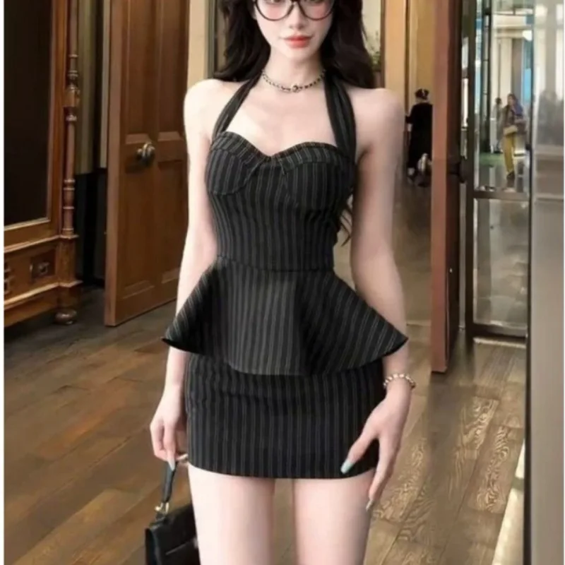 Large Size Slightly Fat Mm Sexy Neck Retro Striped Splicing Fake Two-piece Dress Women's Summer Pure Desire Hip Skirt
Large Size Slightly Fat Mm Sexy Neck Retro Striped Splicing Fake Two-piece Dress Women's Summer Pure Desire Hip Skirt
