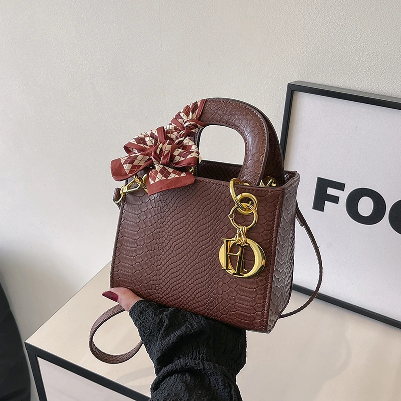 Weekend Style Crystal Purse Women Multifunctional Shoulder Bag Leisure Time
Weekend Style Crystal Purse Women Multifunctional Shoulder Bag Leisure Time