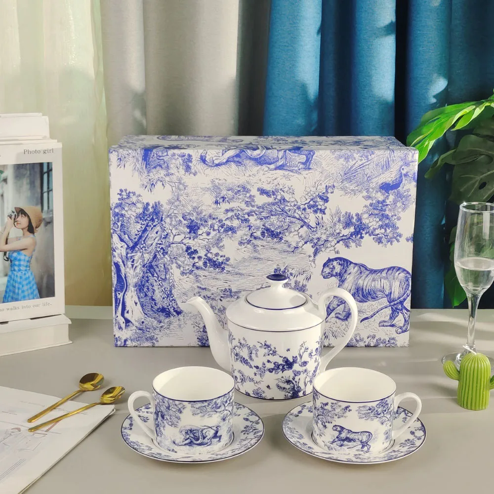European Bone China Afternoon Tea Set Light Luxury Di Home Tiger A Pot Double Cup Saucer Series Of Modern Simple Home Coffee Set
European Bone China Afternoon Tea Set Light Luxury Di Home Tiger A Pot Double Cup Saucer Series Of Modern Simple Home Coffee Set