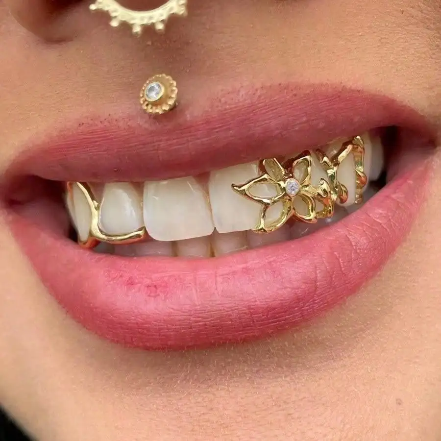 2Pcs Flower Hollow Out Gold Teeth Braces For Women Cool Halloween Teeth Jewelry Personalized Fashion Dental Decor
2Pcs Flower Hollow Out Gold Teeth Braces For Women Cool Halloween Teeth Jewelry Personalized Fashion Dental Decor