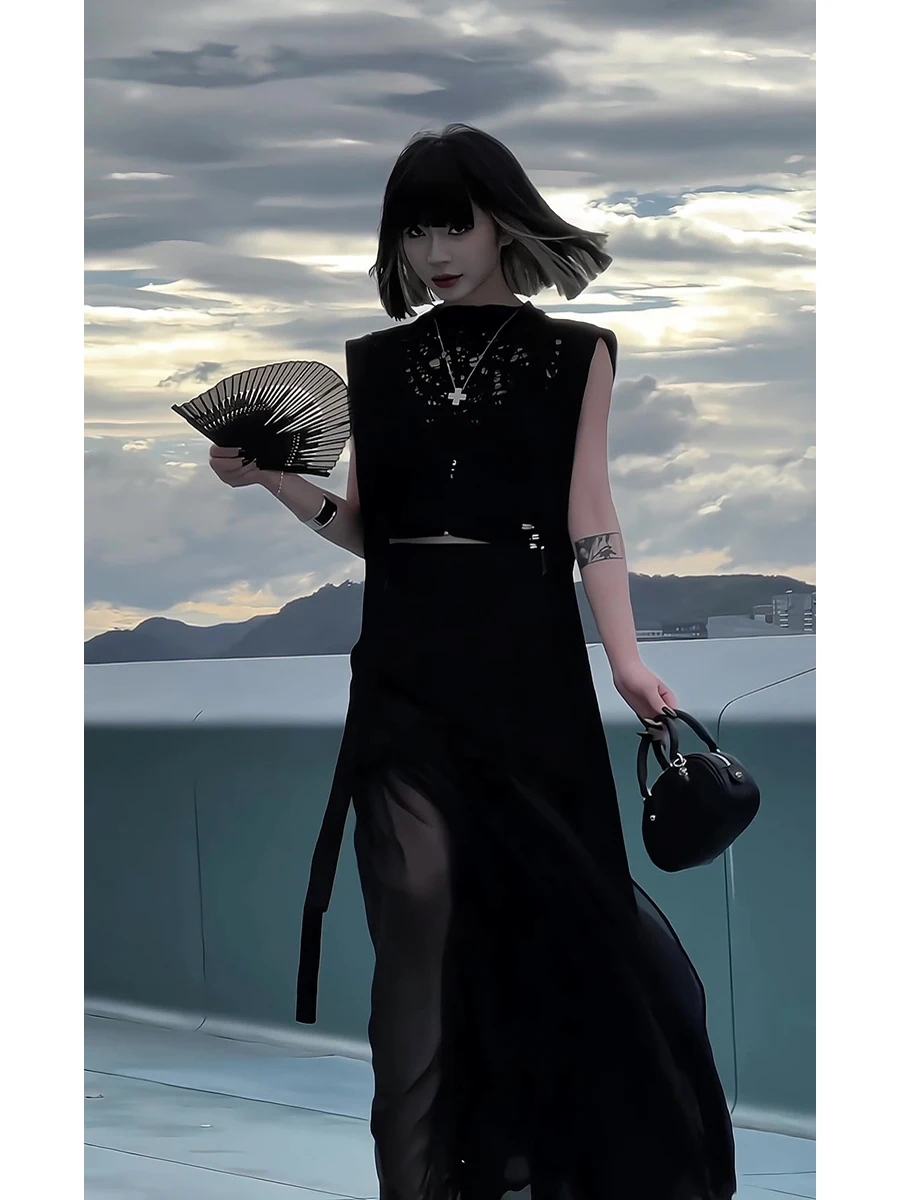 Summer 2026 Women's Hollow out Sleeveless Vest Skirt Set Front Back Wear Two Piece Set Fashionable Breathable Polyester
Summer 2026 Women's Hollow out Sleeveless Vest Skirt Set Front Back Wear Two Piece Set Fashionable Breathable Polyester