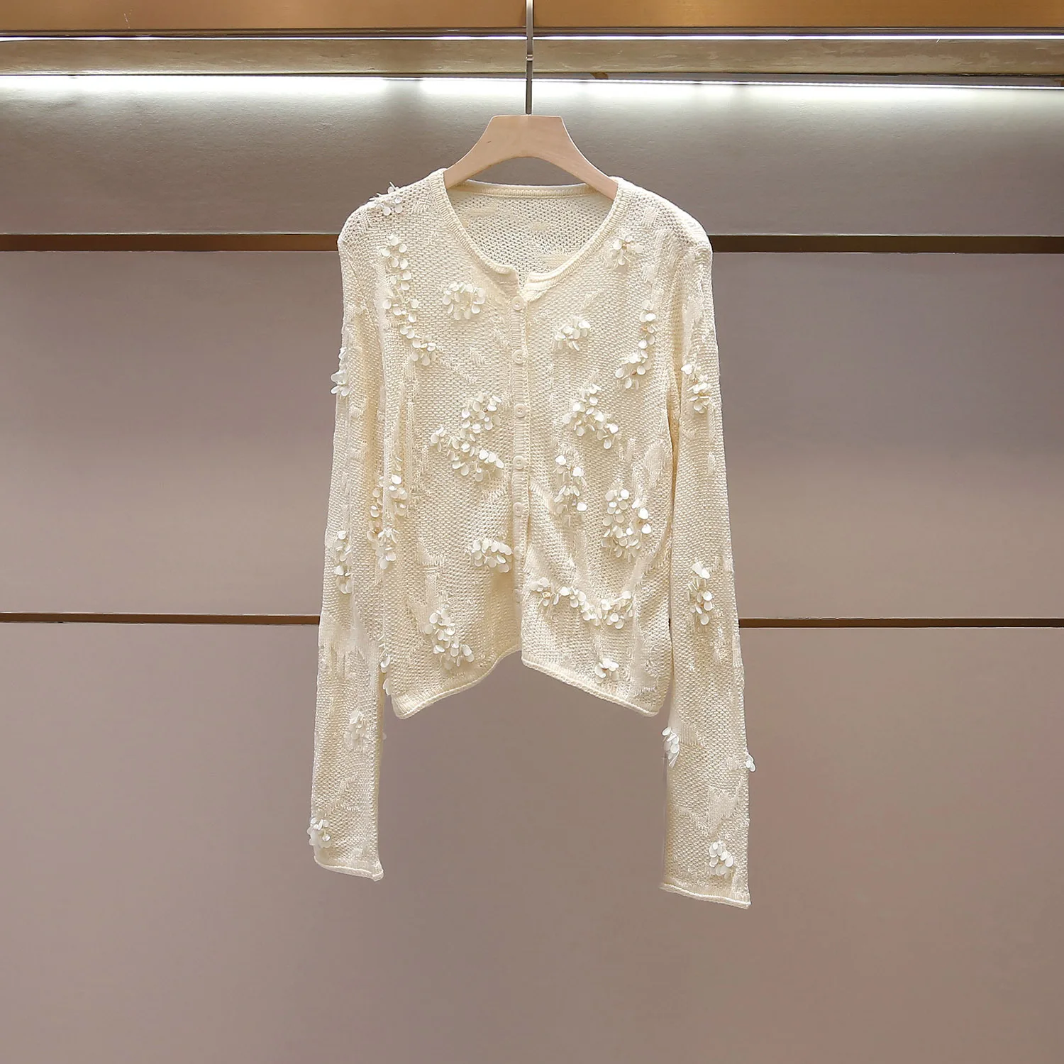 Shiny Sequin round Neck Long Sleeve Knitted Sweater Soft Commute Style Small Fragrance Trend for Women Daily Wear Ultra Thin
Shiny Sequin round Neck Long Sleeve Knitted Sweater Soft Commute Style Small Fragrance Trend for Women Daily Wear Ultra Thin