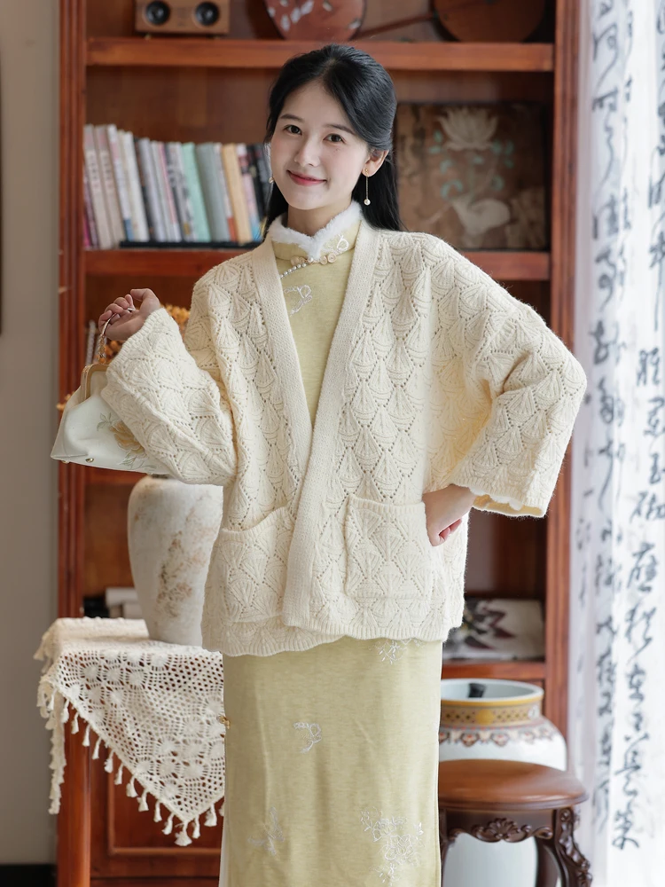 Теплый вязаный кардиган с V-образным вырезом и длинными рукавами, ажурный, в стиле ретро, средней длины, осенне-зимний, модный, свободного кроя
Теплый вязаный кардиган с V-образным вырезом и длинными рукавами, ажурный, в стиле ретро, средней длины, осенне-зимний, модный, свободного кроя