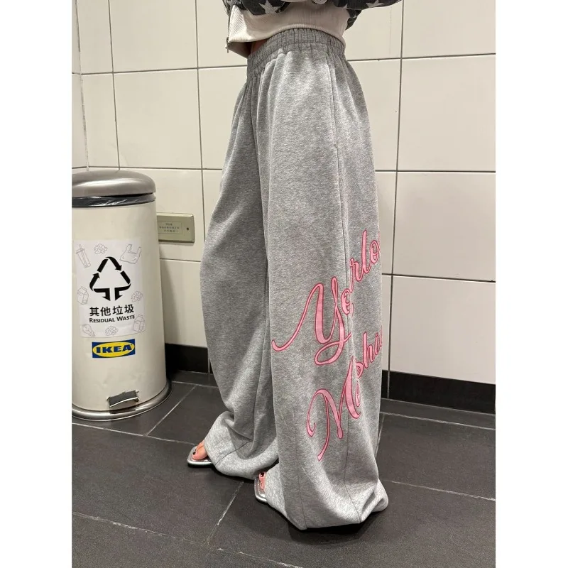 Ins Ретро Американские осенне-зимние новые широкие брюки с буквенным принтом, универсальные повседневные брюки с изогнутыми ножами, женская одежда
Ins Ретро Американские осенне-зимние новые широкие брюки с буквенным принтом, универсальные повседневные брюки с изогнутыми ножами, женская одежда
