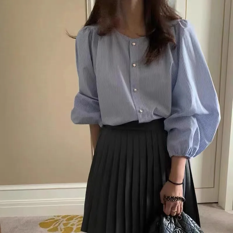 Spring Autumn Long Sve round Ne Lantern Sve irt Heart Pattern Quaint Design Sense Dongda Gate Stripe Patterned Blouse
Spring Autumn Long Sve round Ne Lantern Sve irt Heart Pattern Quaint Design Sense Dongda Gate Stripe Patterned Blouse