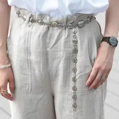 Cross-border European and American ins style antique silver carved alloy waist chain white and black western buckle elegant women's foreign trade spot waist belt
Cross-border European and American ins style antique silver carved alloy waist chain white and black western buckle elegant women's foreign trade spot waist belt