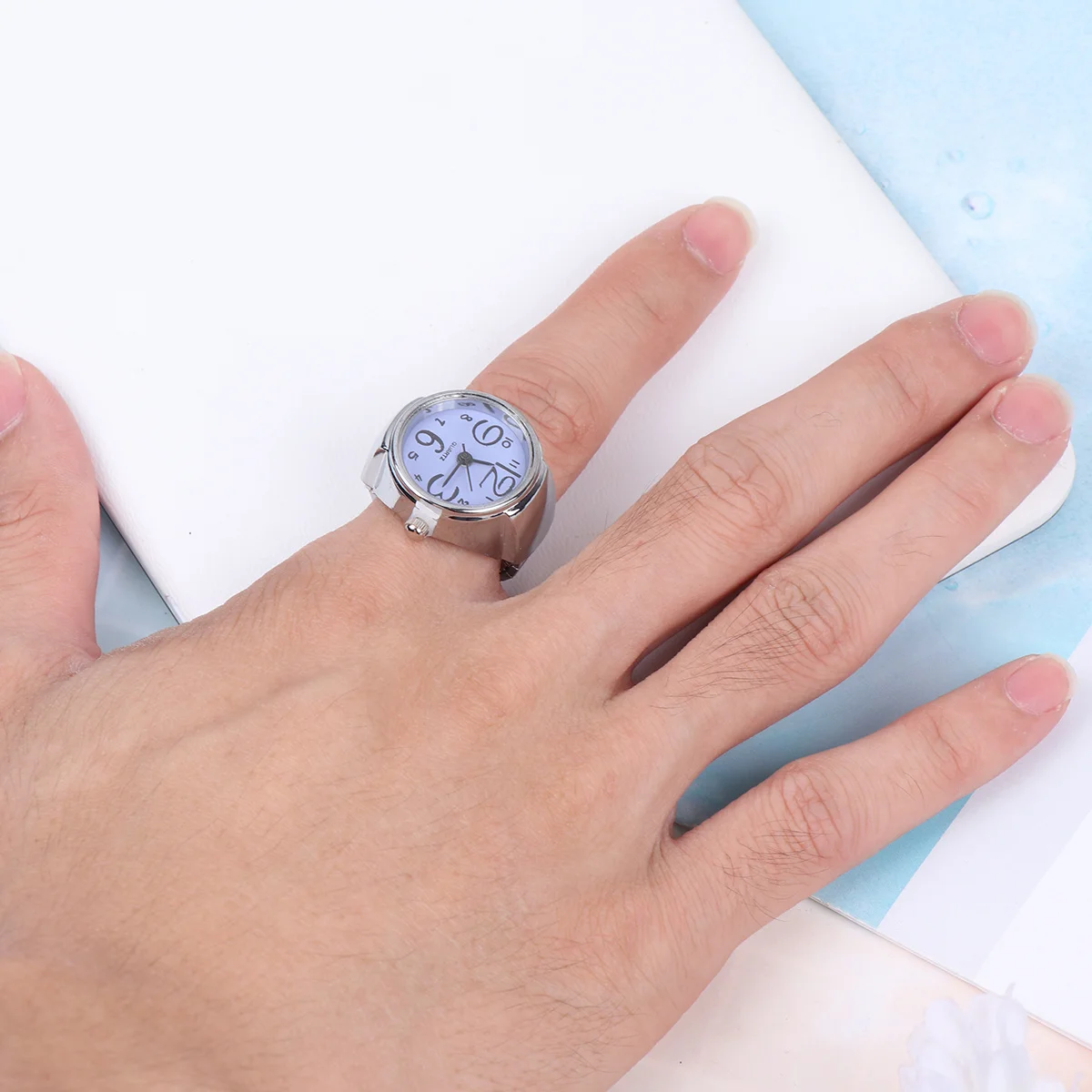 2pcs Ring Watch For Women Mini Quartz Watches Creative Finger Wear Time Display Big Numbers Convenient Accessory Daily Use Ring
2pcs Ring Watch For Women Mini Quartz Watches Creative Finger Wear Time Display Big Numbers Convenient Accessory Daily Use Ring