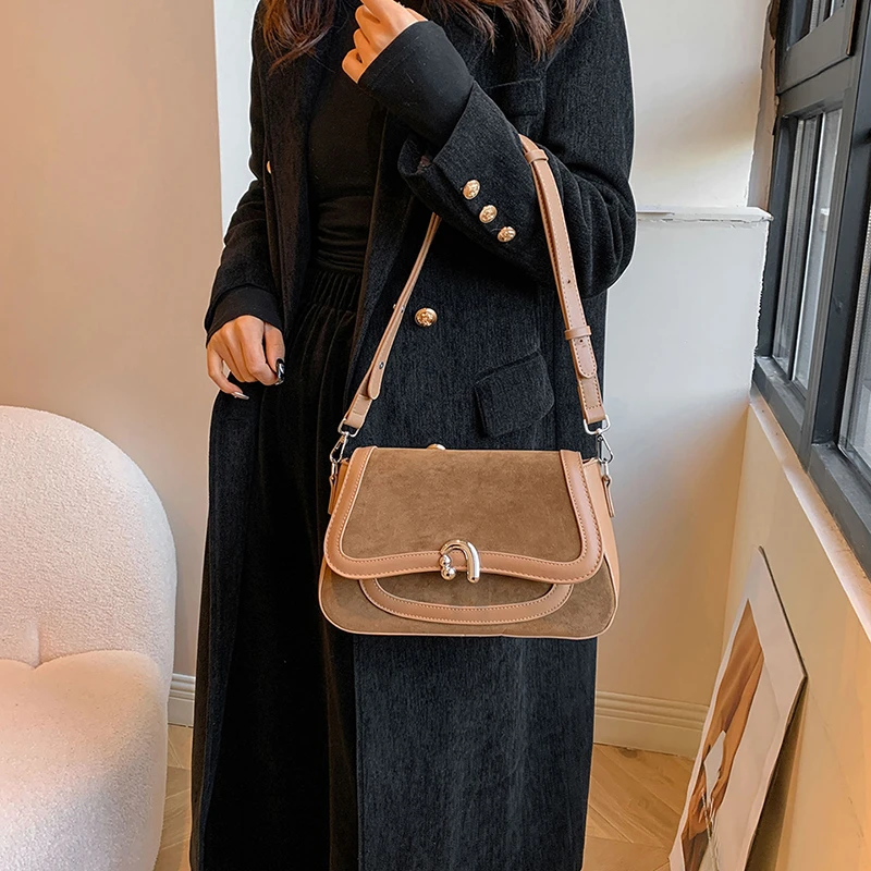 High Quality Adjustable Shoulder Strap Fine Work Magnetic Buckle Smooth Zipper Shopping Commuter Shoulder Crossbody Bag
High Quality Adjustable Shoulder Strap Fine Work Magnetic Buckle Smooth Zipper Shopping Commuter Shoulder Crossbody Bag