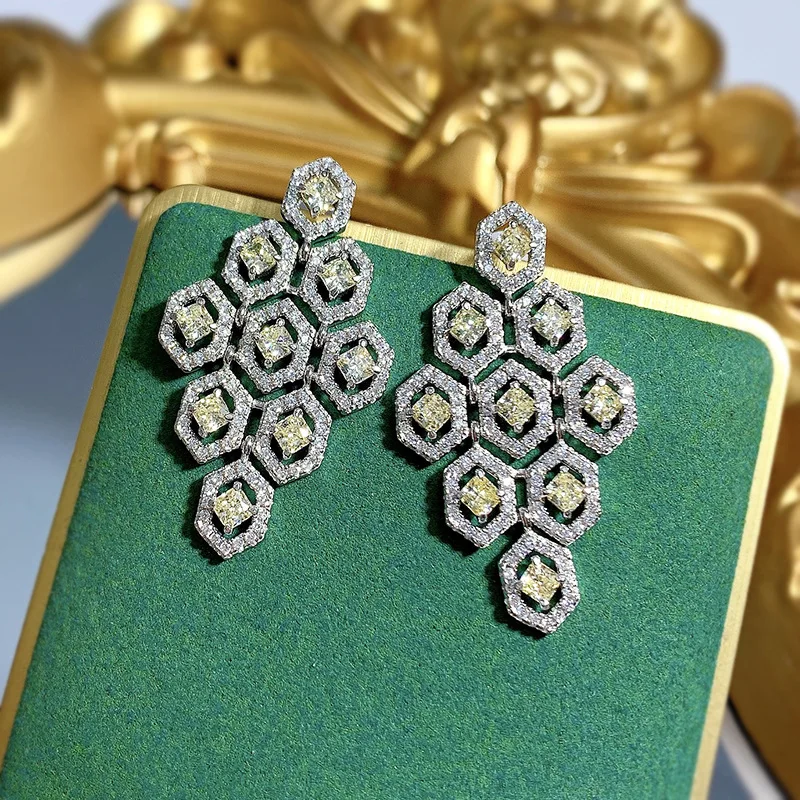 Luxury S925 Sterling Silver inlaid fan-shaped Earrings for women with geometric shaped earrings and jewelry Accessories gift
Luxury S925 Sterling Silver inlaid fan-shaped Earrings for women with geometric shaped earrings and jewelry Accessories gift