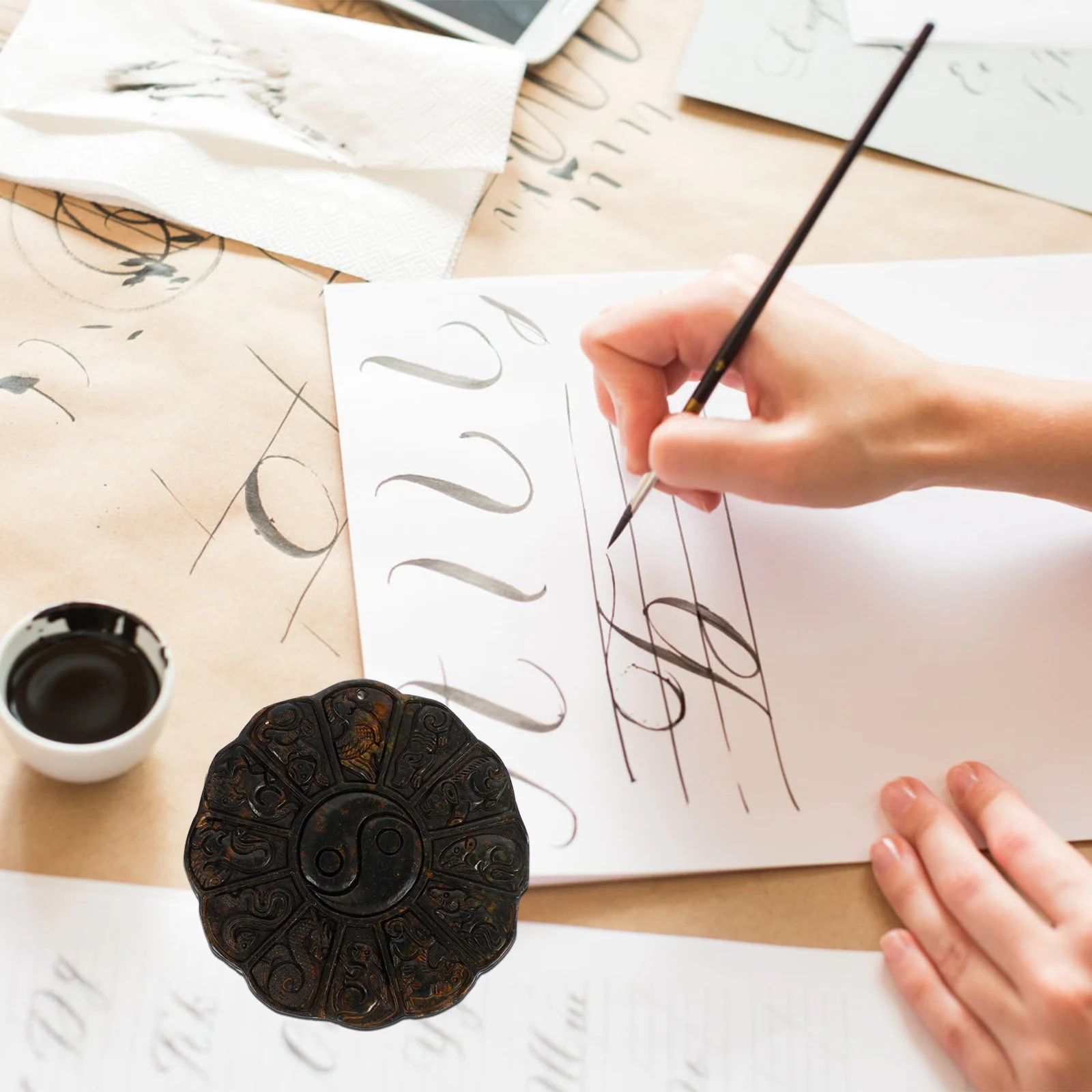 1Pcs Retro Calligraphy Paperweight Unique Zodiac Design Modern Art Desktop Decor Functional Writing Tool Home Office Gift
1Pcs Retro Calligraphy Paperweight Unique Zodiac Design Modern Art Desktop Decor Functional Writing Tool Home Office Gift