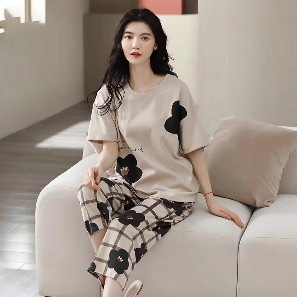 Women's Pajamas Summer Bubble Cute Girl Loose Short-Sleeve Shorts Summer Outfit Set
Women's Pajamas Summer Bubble Cute Girl Loose Short-Sleeve Shorts Summer Outfit Set