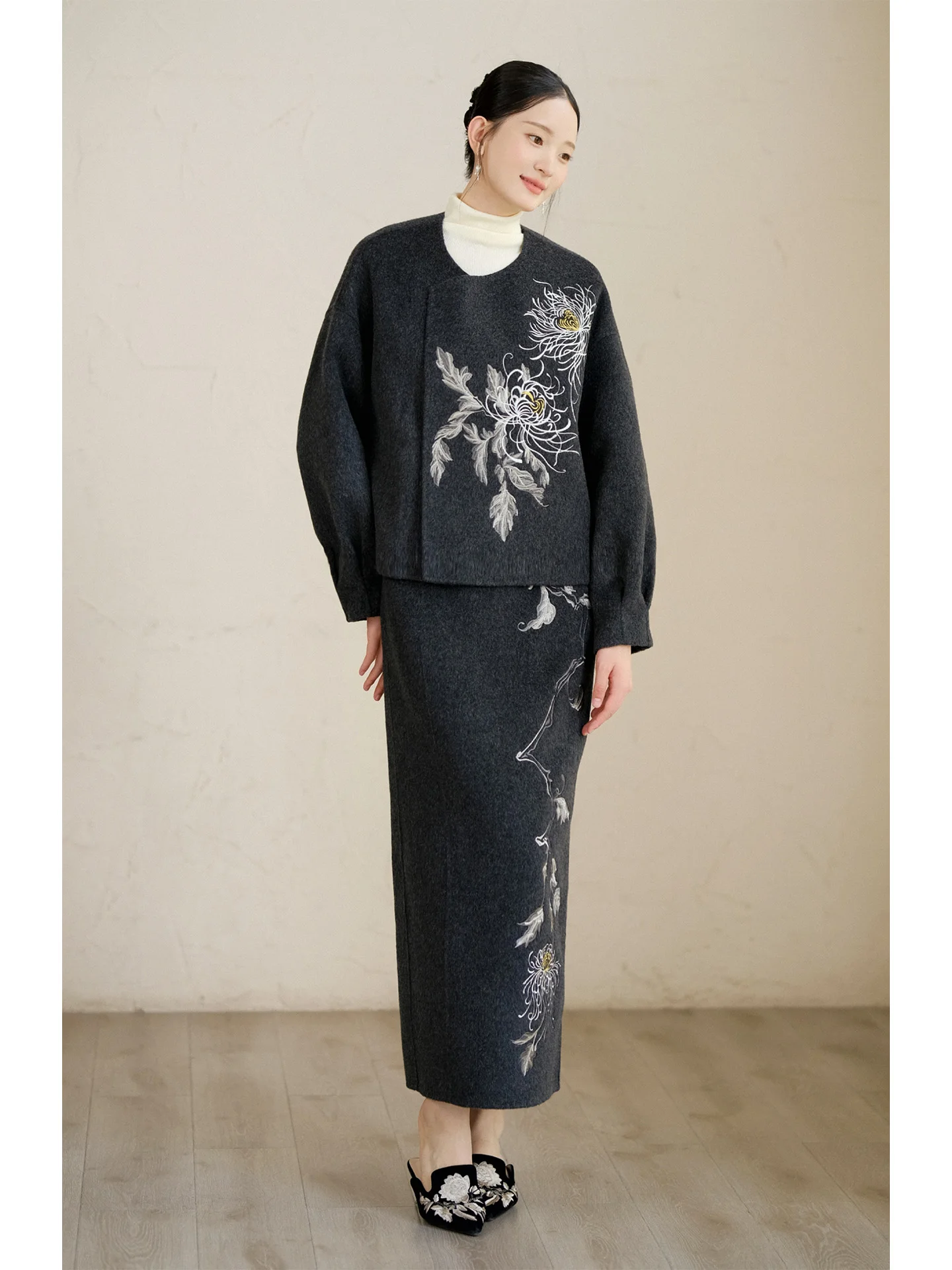 Ele Young Women's Woolen Suit Set Winter Faion Softly Embroidered Camere Coat Floral Pattern Long Sve ort Length
Ele Young Women's Woolen Suit Set Winter Faion Softly Embroidered Camere Coat Floral Pattern Long Sve ort Length