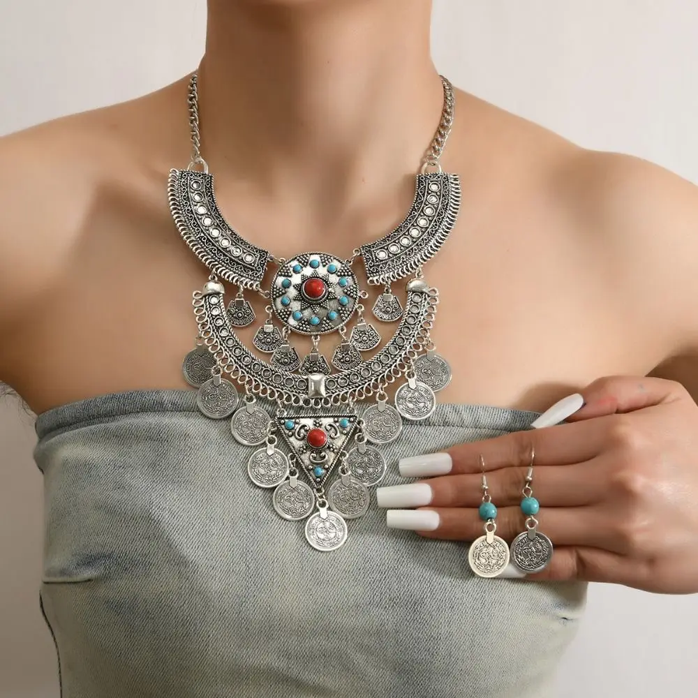 Vintage Turquoise Tassel Necklace Earrings Exaggerated Bohemia Ethnic Style Jewelry Set Exquisite Alloy Neck Jewelry
Vintage Turquoise Tassel Necklace Earrings Exaggerated Bohemia Ethnic Style Jewelry Set Exquisite Alloy Neck Jewelry