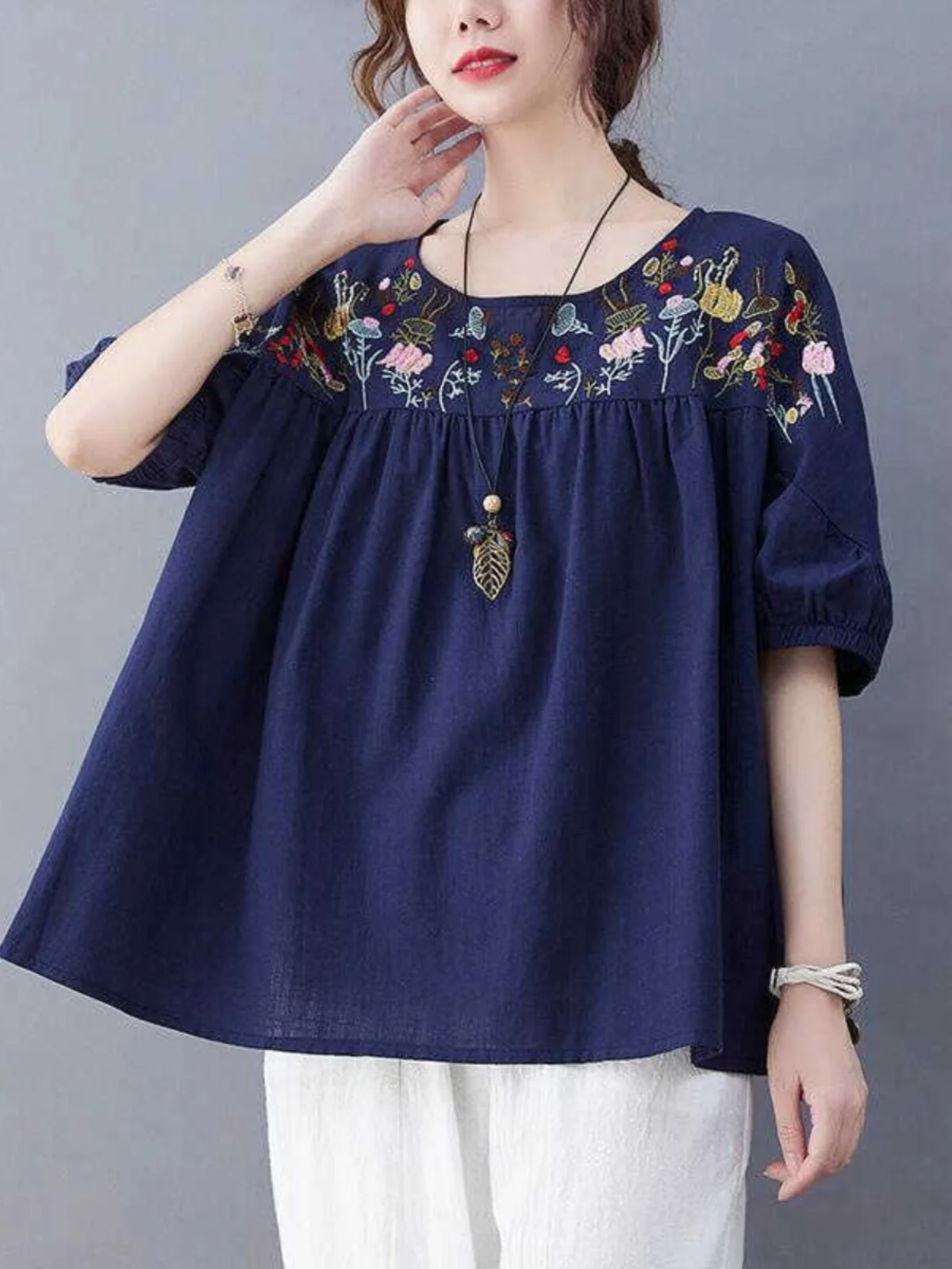 Летняя свободная женская блузка большого размера с вышивкой в этническом стиле, повседневный топ-рубашка для мам, стройнящий силуэт, простой дизайн, модный стиль для работы и отдыха
Летняя свободная женская блузка большого размера с вышивкой в этническом стиле, повседневный топ-рубашка для мам, стройнящий силуэт, простой дизайн, модный стиль для работы и отдыха