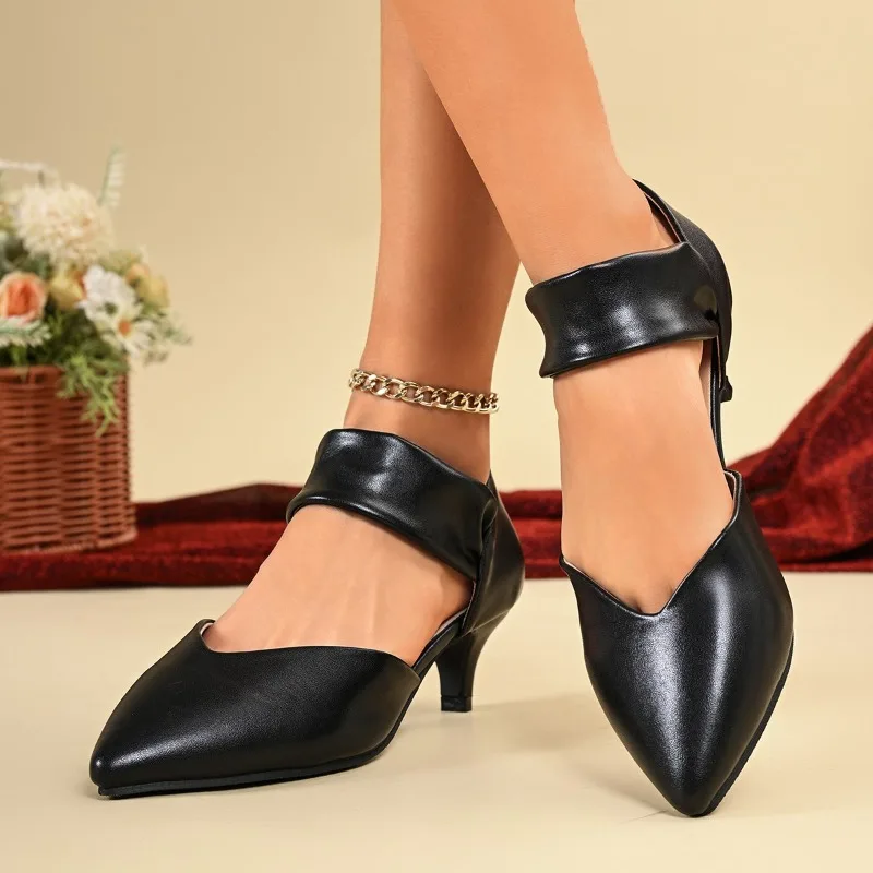 French Pointed Toe Stiletto Shallow Mouth One Strap Mary Jane High Heels Femininity Summer New Baotou Sandals
French Pointed Toe Stiletto Shallow Mouth One Strap Mary Jane High Heels Femininity Summer New Baotou Sandals