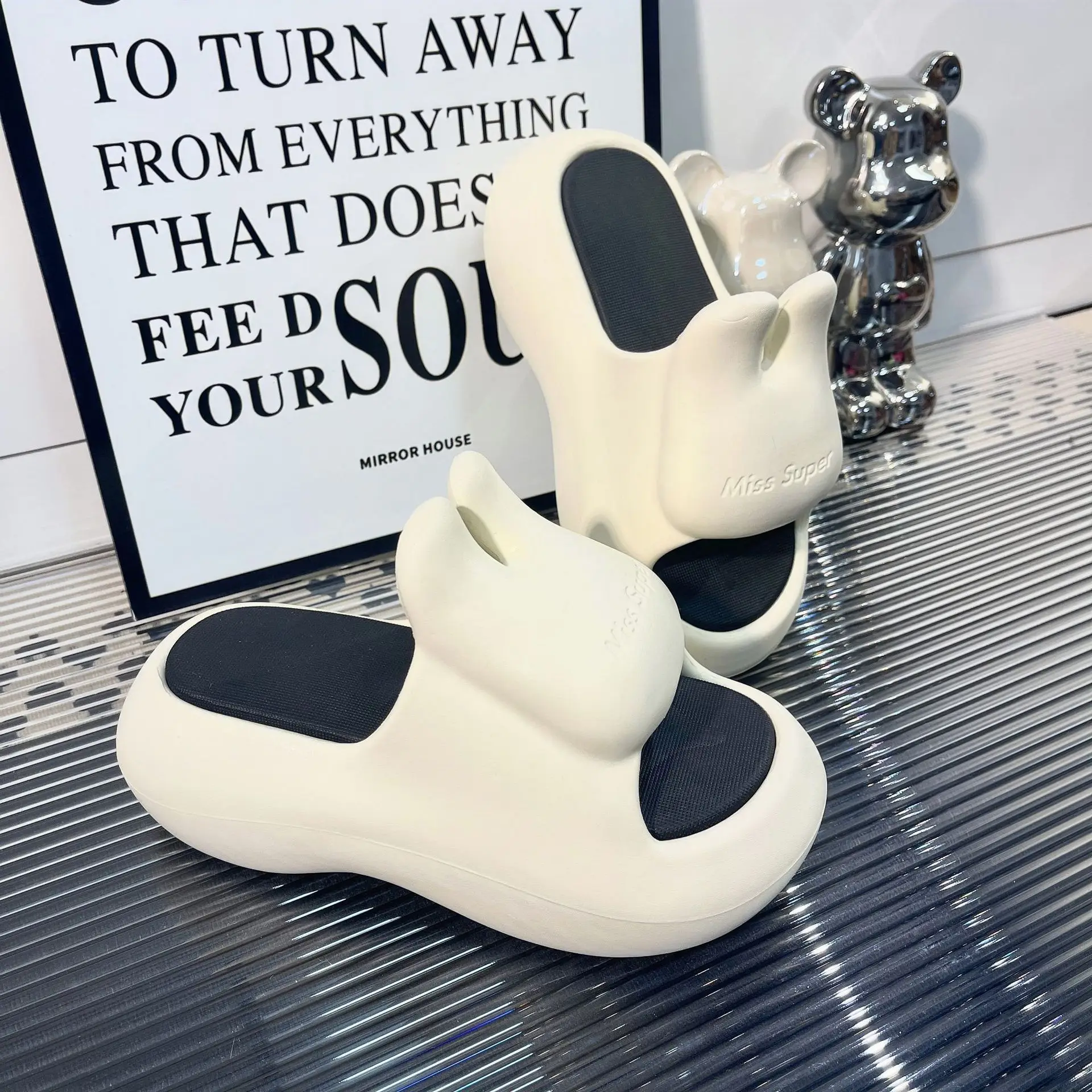 Rabbit High Heels Casual Cool Slippers Women Wear Eva Non-Slip Slippers Women'S Home Slippers Summer
Rabbit High Heels Casual Cool Slippers Women Wear Eva Non-Slip Slippers Women'S Home Slippers Summer
