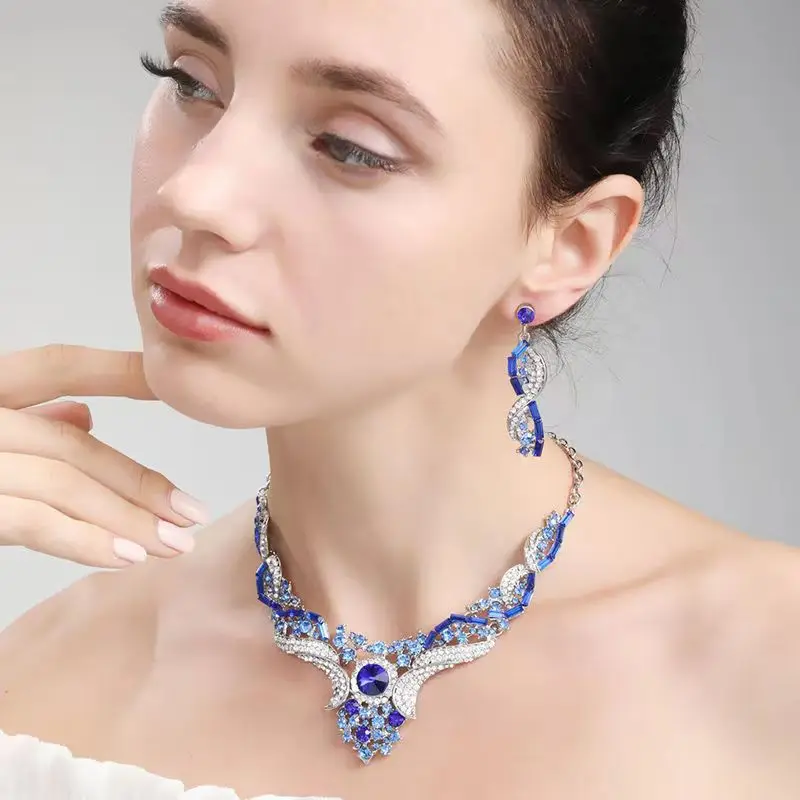 Alloy Jewelry Crystal Glass Handmade Earrings Necklace Exaggerated Set Accessories Temperament Women's Jewelry Necklace
Alloy Jewelry Crystal Glass Handmade Earrings Necklace Exaggerated Set Accessories Temperament Women's Jewelry Necklace