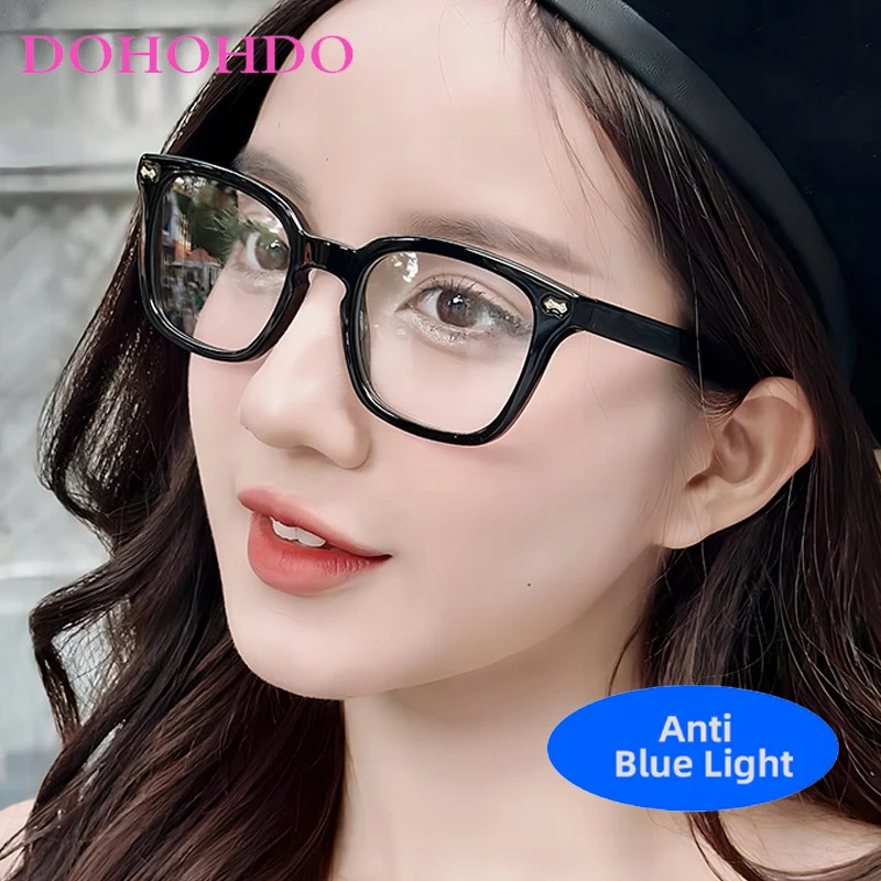 Fashion Luxury Designer Big Frame Square Rivets Decoration Glasses Women Men Trend Classic Computer Blue Light Blocking Eyewear
Fashion Luxury Designer Big Frame Square Rivets Decoration Glasses Women Men Trend Classic Computer Blue Light Blocking Eyewear