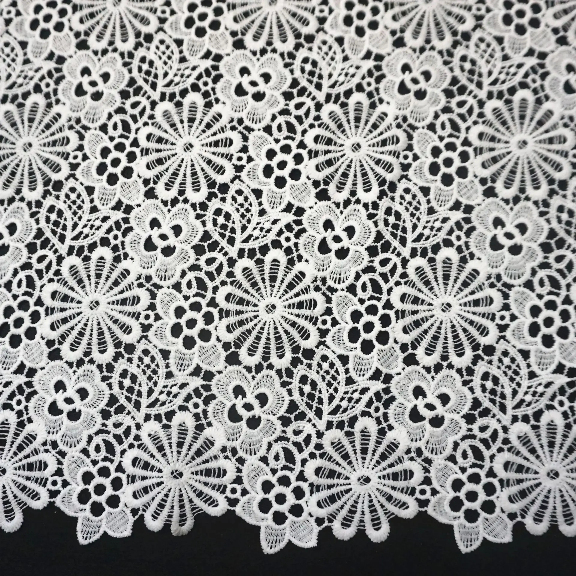 High-end water-soluble milk silk 3D hollow embroidery lace fabric, full-width lace garment accessories, DIY sewing
High-end water-soluble milk silk 3D hollow embroidery lace fabric, full-width lace garment accessories, DIY sewing