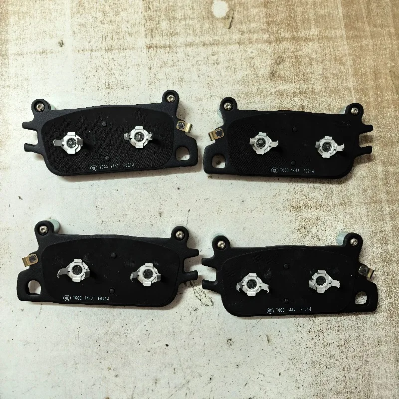4pcs/set Front Brake Pads for Aito M9
4pcs/set Front Brake Pads for Aito M9