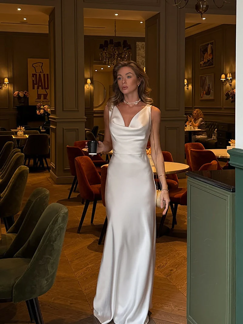 Elegant Satin V-Neck Maxi Dress For Women High Waist Backless Evening Gowns Chic Formal Party Cocktail Bridesmaid Dresses
Elegant Satin V-Neck Maxi Dress For Women High Waist Backless Evening Gowns Chic Formal Party Cocktail Bridesmaid Dresses