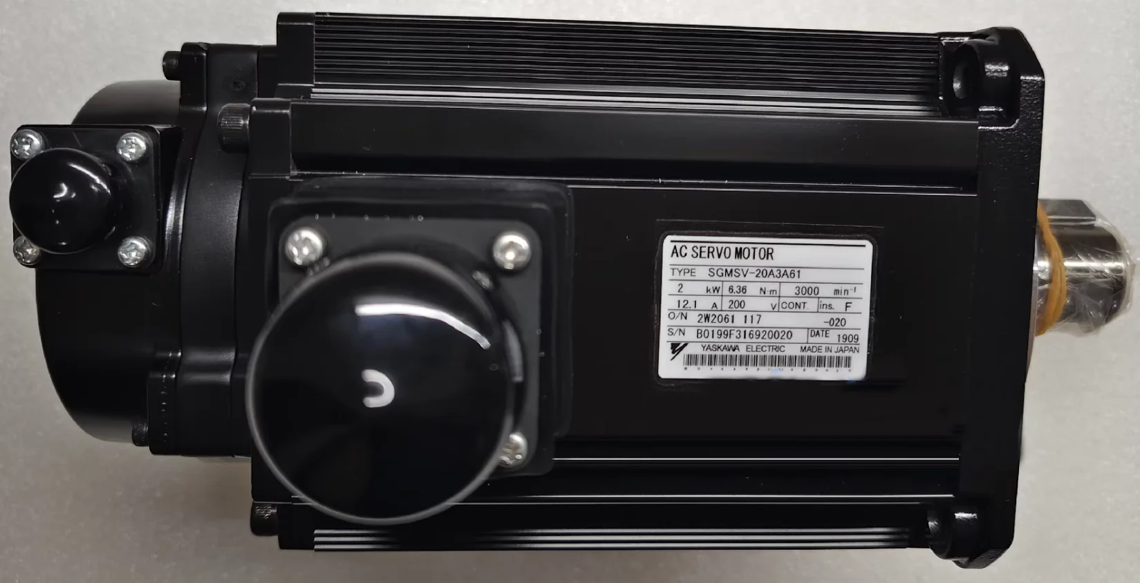 Совершенно новый серводвигатель SGMSV-20A3A61, SGMSV 20A3A61, быстрая доставка.
Совершенно новый серводвигатель SGMSV-20A3A61, SGMSV 20A3A61, быстрая доставка.