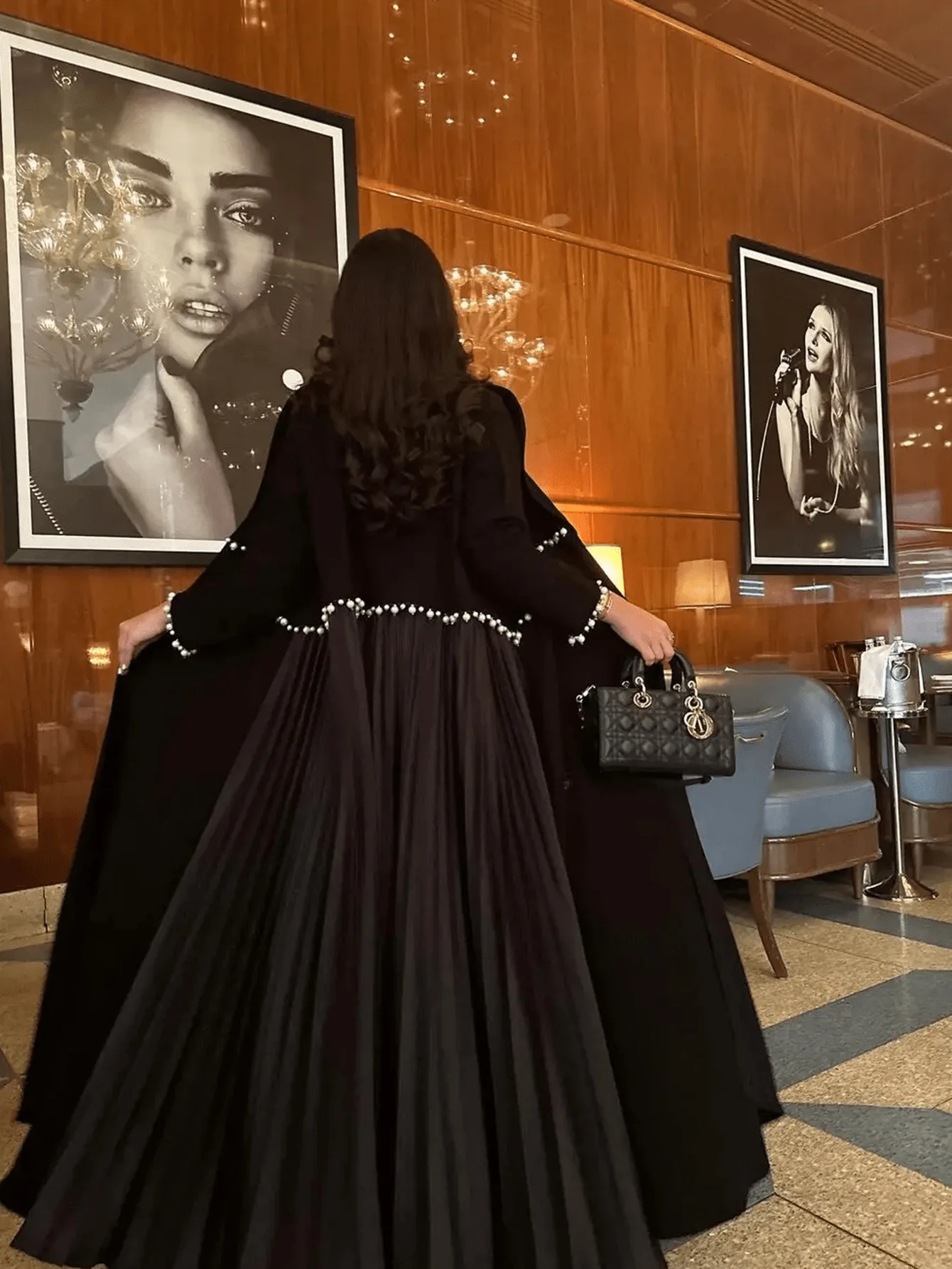 2025 New Muslim Morocco Dubai Pearl Pleated Robe Female Skirt Black Abaya Long Dress Open Abaya
2025 New Muslim Morocco Dubai Pearl Pleated Robe Female Skirt Black Abaya Long Dress Open Abaya