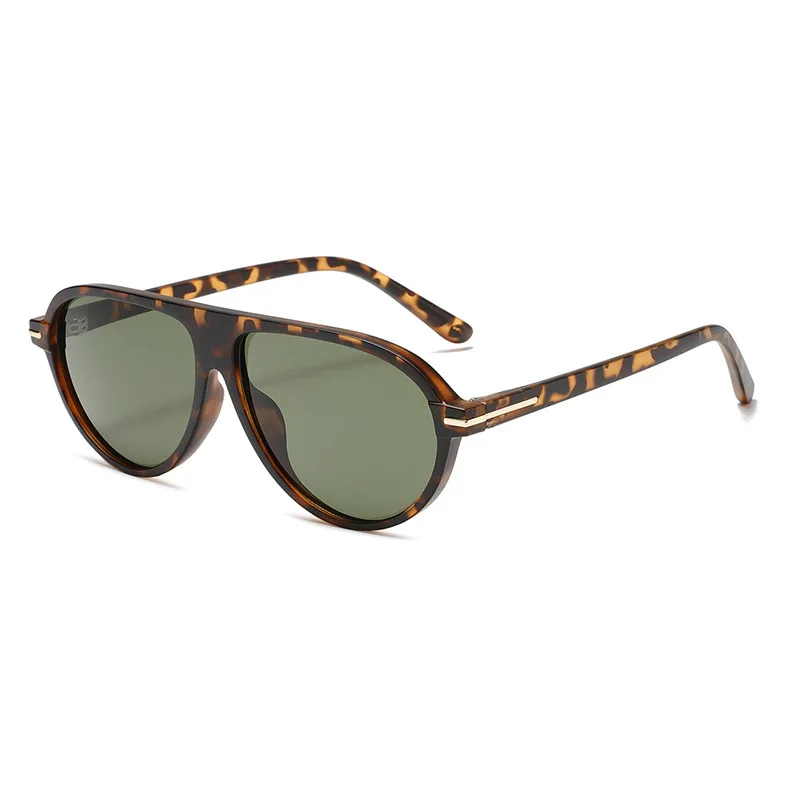 Luxury Men Pilot Fashion Sunglasses Hot Stylish Brand Male Sun Glasses Designer Lightweight Shades UV400 
Luxury Men Pilot Fashion Sunglasses Hot Stylish Brand Male Sun Glasses Designer Lightweight Shades UV400