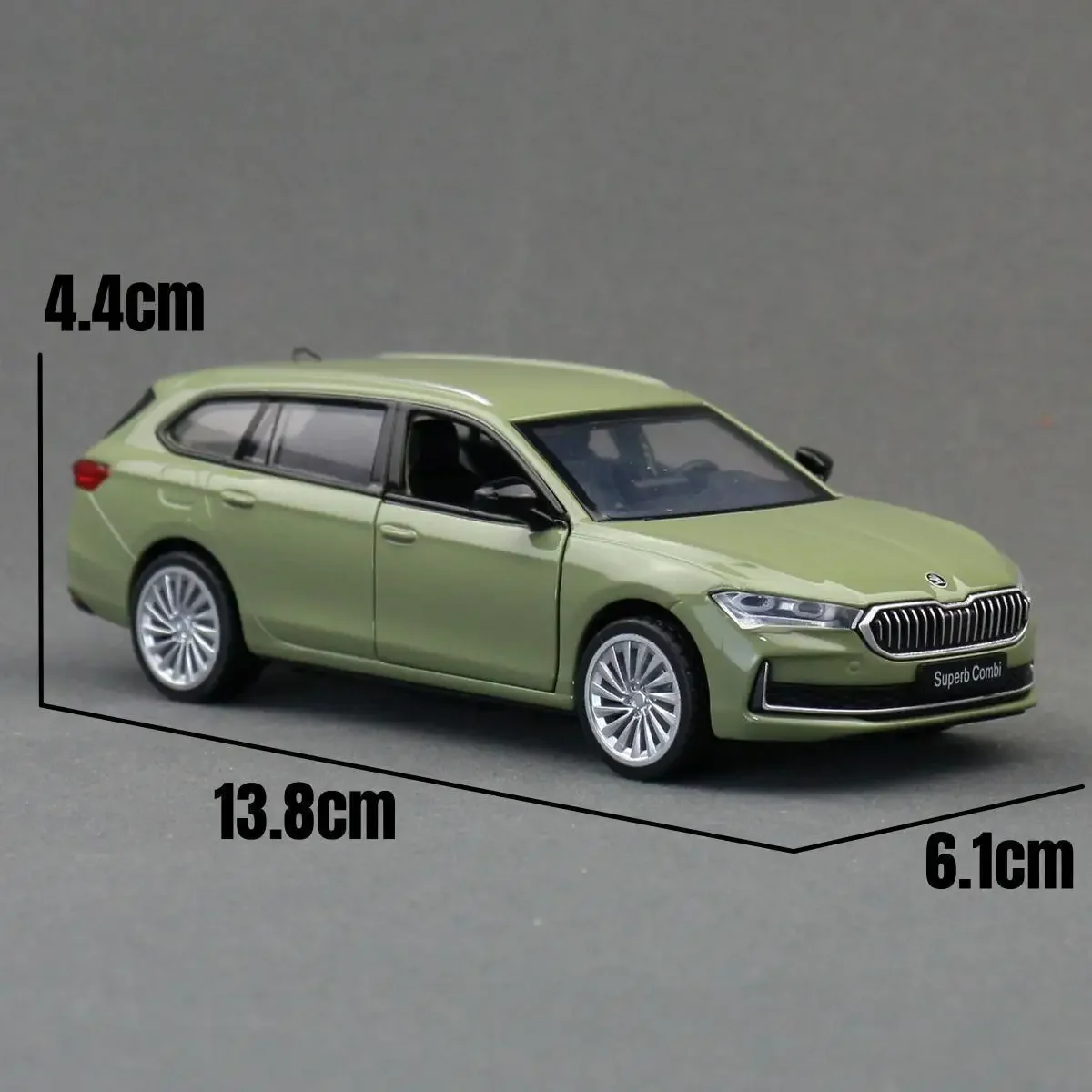 2026 New Hot For Skoda Car Sticker 1:35 SKODA SUPERB Combi IV Alloy Station Wagon Car Model Diecasts Metal Toy Vehicles Car Mode
2026 New Hot For Skoda Car Sticker 1:35 SKODA SUPERB Combi IV Alloy Station Wagon Car Model Diecasts Metal Toy Vehicles Car Mode