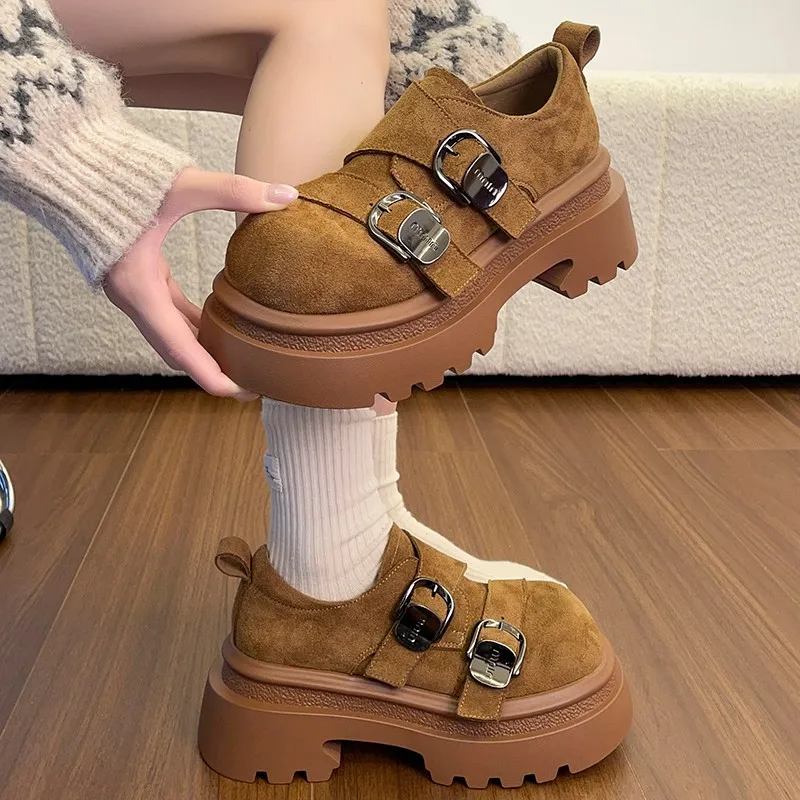 Женские туфли на толстой подошве в стиле панкейк, с круглым носком, на пуговицах, модные, универсальные, удобные, нескользящие, дышащие
Женские туфли на толстой подошве в стиле панкейк, с круглым носком, на пуговицах, модные, универсальные, удобные, нескользящие, дышащие