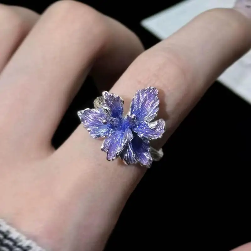 Новое поступление 2025, милое нишевое элегантное эмалированное кольцо с синей ирисом для женщин, модные милые простые металлические украшения, подарки на вечеринку
Новое поступление 2025, милое нишевое элегантное эмалированное кольцо с синей ирисом для женщин, модные милые простые металлические украшения, подарки на вечеринку