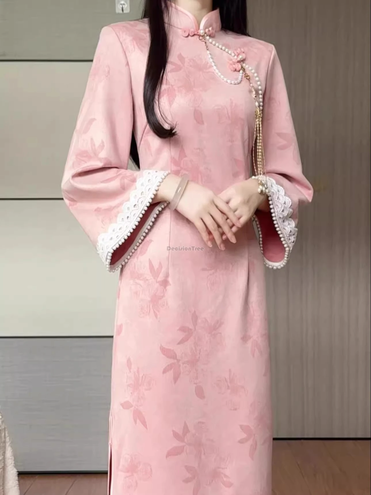 2025 new chinese retro casual style improved cheongsam long dress autumn and winter stand collar half sleeve loose style qipao
2025 new chinese retro casual style improved cheongsam long dress autumn and winter stand collar half sleeve loose style qipao