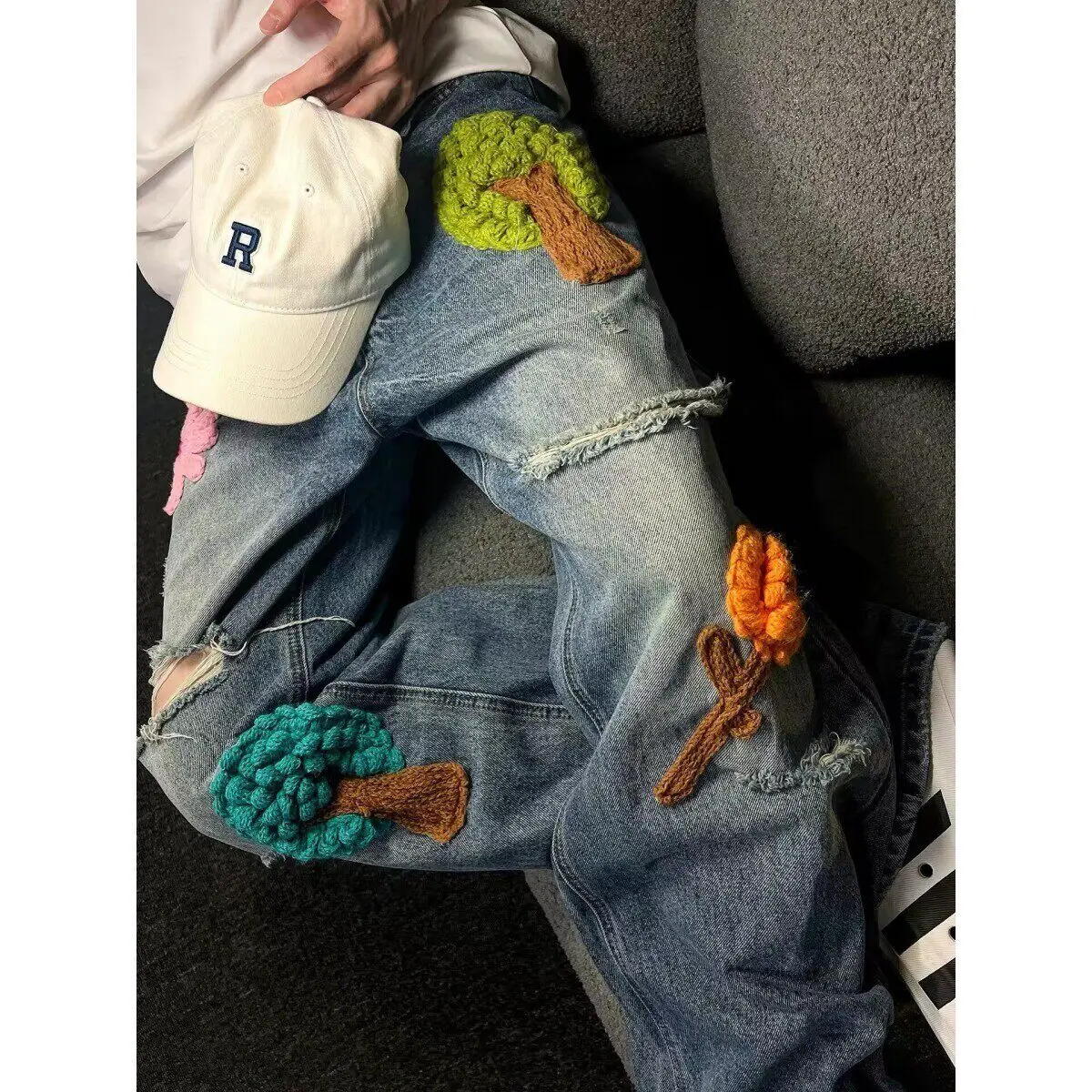 Hong Kong Style Hip Hop Letter Print Men's Jeans Casual Straight Leg mid Waist Washed Denim Fashionable Streetwear
Hong Kong Style Hip Hop Letter Print Men's Jeans Casual Straight Leg mid Waist Washed Denim Fashionable Streetwear
