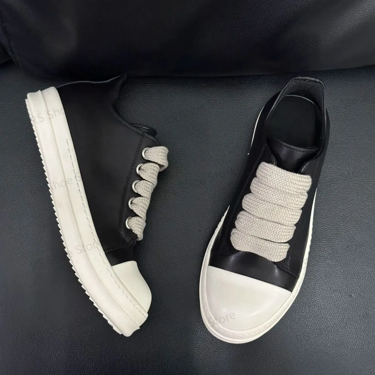 Brand Design Luxury Casual Shoe Men Boots Women Sneaker Low Top Shoes Ro Jumbo Laces Black Leather Classics Cowhide Sneakers
Brand Design Luxury Casual Shoe Men Boots Women Sneaker Low Top Shoes Ro Jumbo Laces Black Leather Classics Cowhide Sneakers