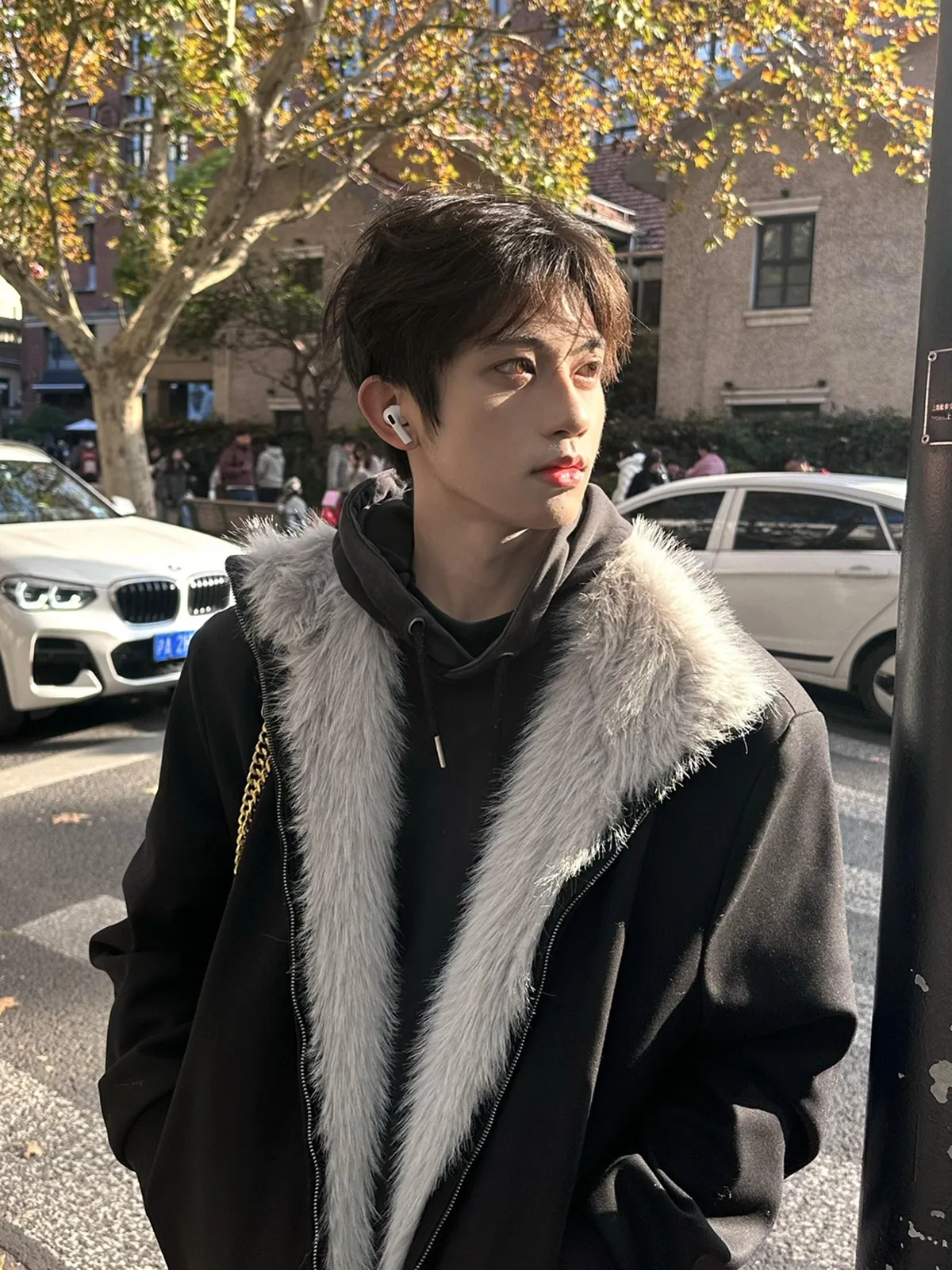 Korean Sle Men's Thiened Fluffy Collar Cotton Jaet Warm Stand Collar Winter Coat Trendy Youth Casual Polyester Fiber
Korean Sle Men's Thiened Fluffy Collar Cotton Jaet Warm Stand Collar Winter Coat Trendy Youth Casual Polyester Fiber