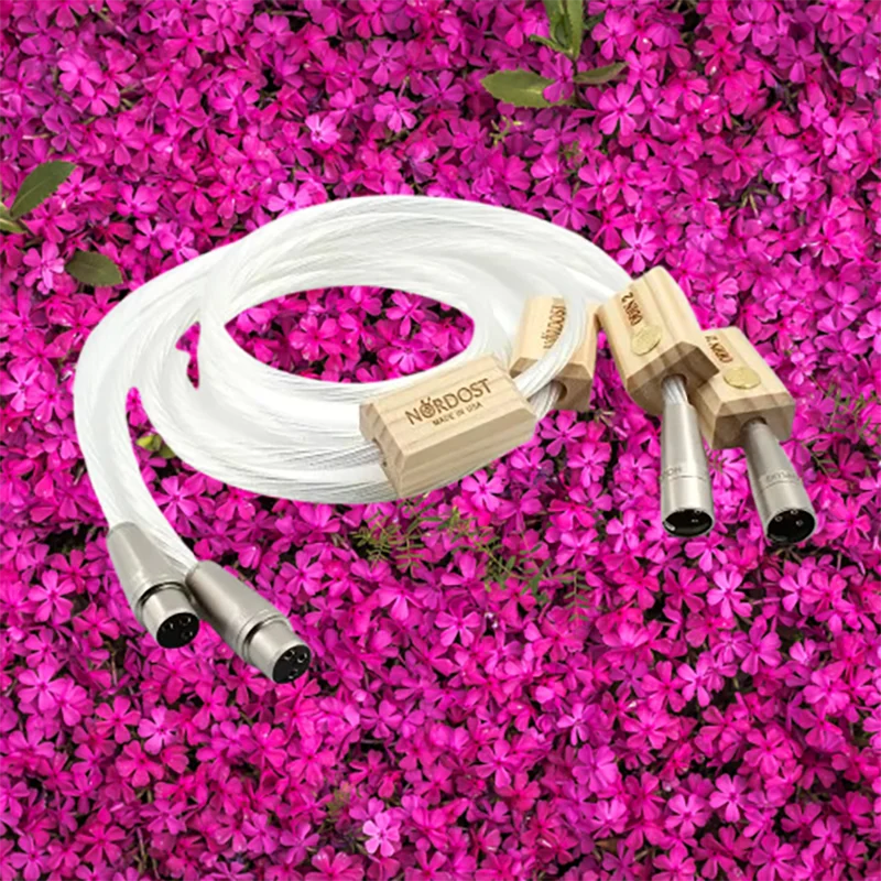 2 Ultimate Performance XLR Interconnect Pair: 7N Silver-Plated Conductors, Gold-Plated Terminals
2 Ultimate Performance XLR Interconnect Pair: 7N Silver-Plated Conductors, Gold-Plated Terminals