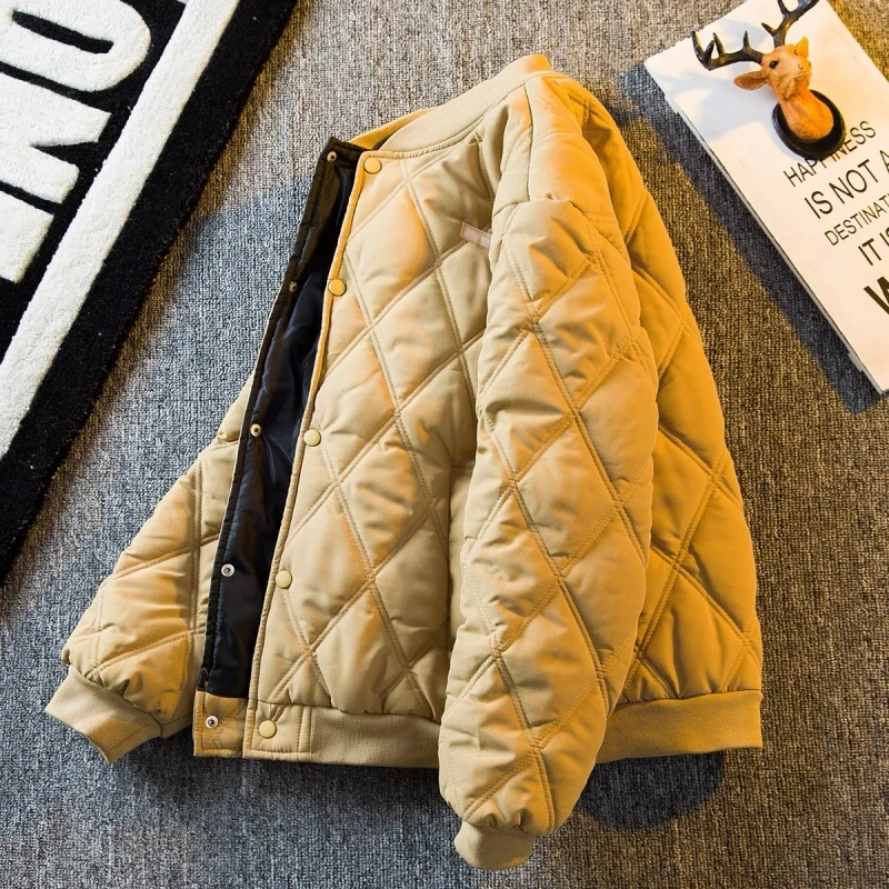 Мужская хлопковая куртка с ромбовидным узором, осенне-зимняя, теплая, повседневная, свободного кроя, в стиле бейсбольной куртки, молодежная, модная, ретро, брендовая
Мужская хлопковая куртка с ромбовидным узором, осенне-зимняя, теплая, повседневная, свободного кроя, в стиле бейсбольной куртки, молодежная, модная, ретро, брендовая