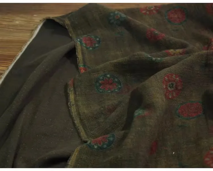 1yard Double layer thick linen cotton fabric for patchwork Round flower print tissu Designer cheongsam clothing fabric
1yard Double layer thick linen cotton fabric for patchwork Round flower print tissu Designer cheongsam clothing fabric