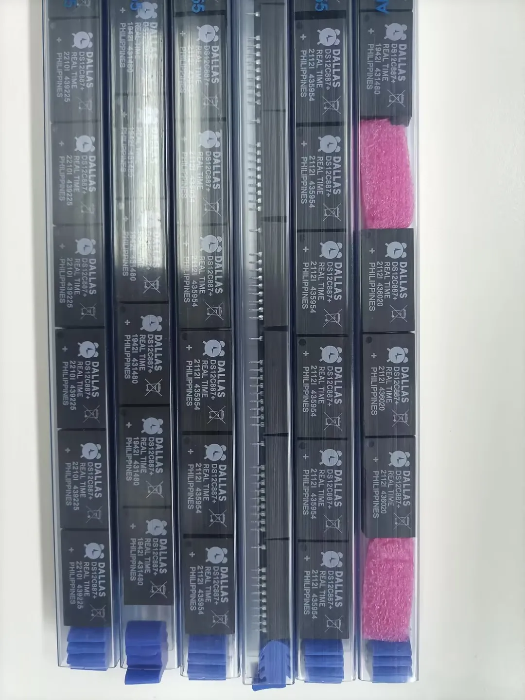 Professional sales of clock chips DS12C887 clock chip
Professional sales of clock chips DS12C887 clock chip