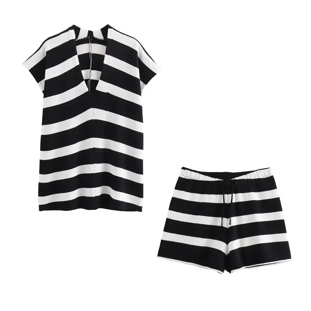 Women's Sets Summer Casual Stripes Sleeveless V-Neck Tanks High Waist Wide Leg Shorts Daily Basic Sets
Women's Sets Summer Casual Stripes Sleeveless V-Neck Tanks High Waist Wide Leg Shorts Daily Basic Sets